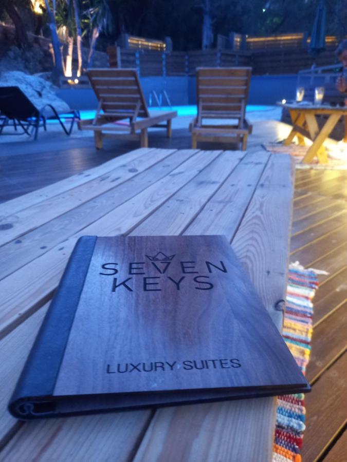 Seven Keys Luxury Suites Achilleion Bagian luar foto