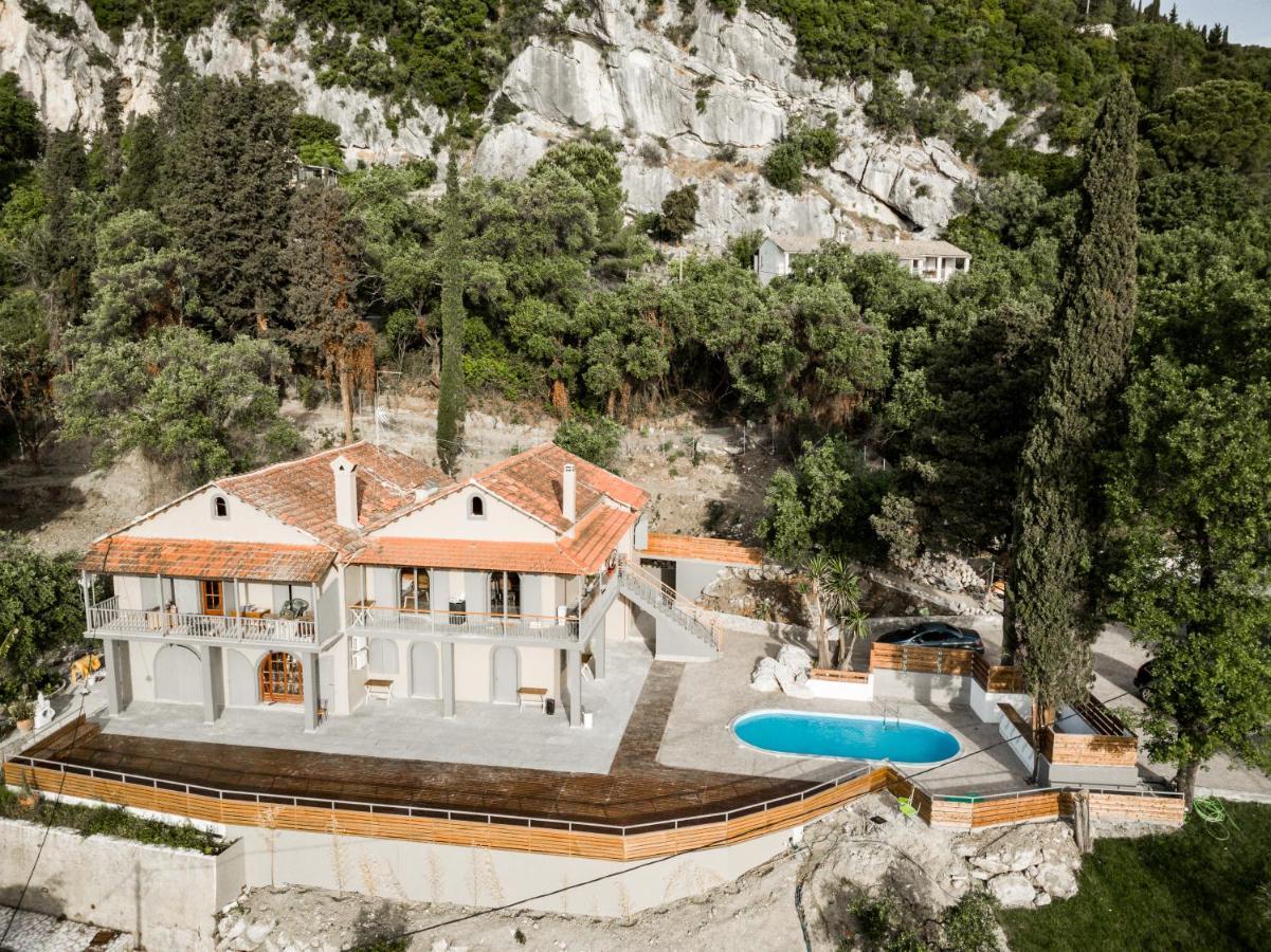 Seven Keys Luxury Suites Achilleion Bagian luar foto