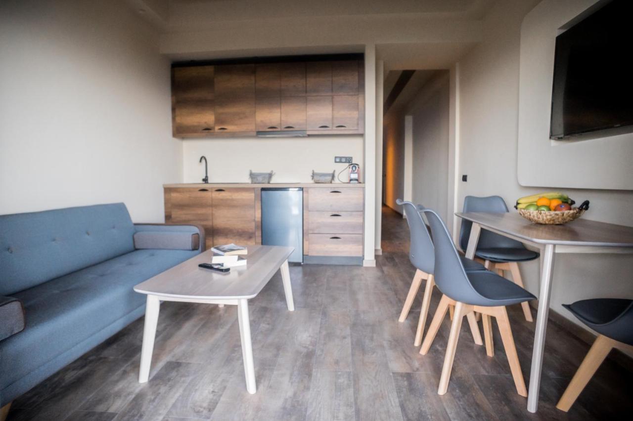 Seven Keys Luxury Suites Achilleion Bagian luar foto