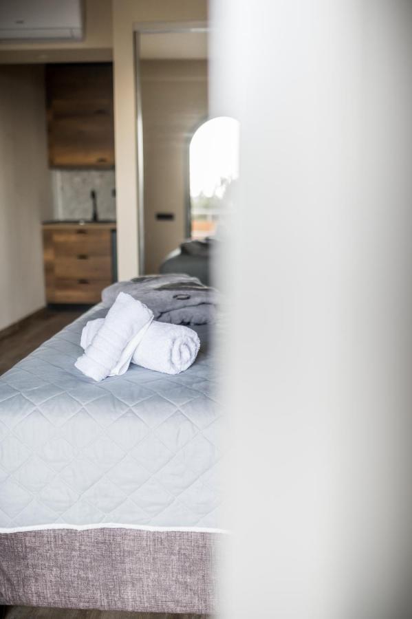 Seven Keys Luxury Suites Achilleion Bagian luar foto