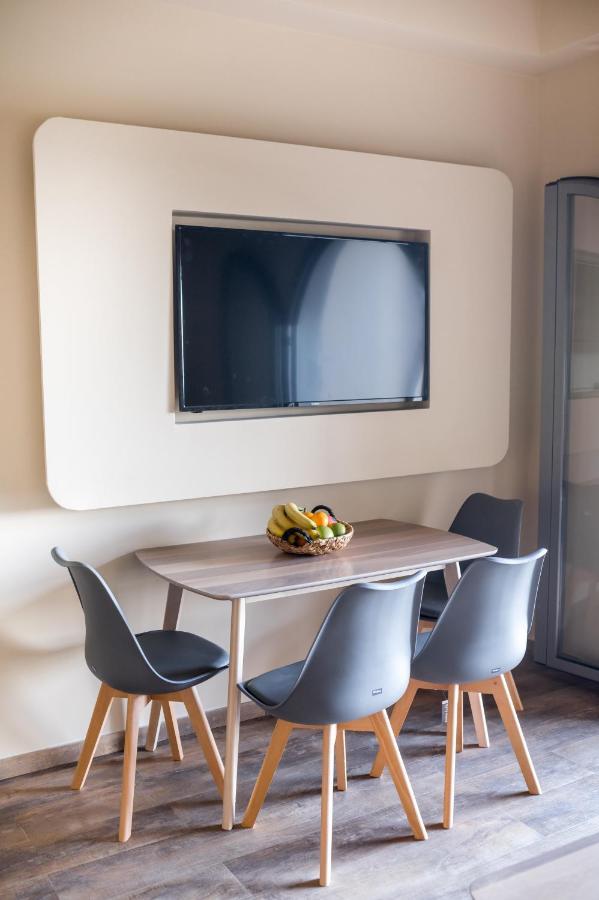 Seven Keys Luxury Suites Achilleion Bagian luar foto