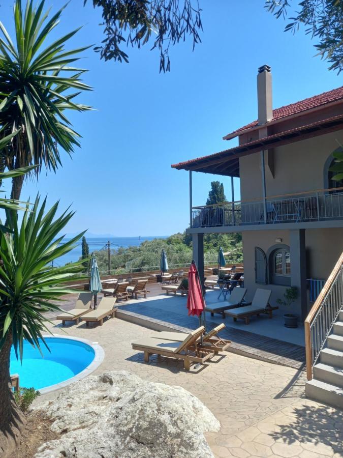 Seven Keys Luxury Suites Achilleion Bagian luar foto